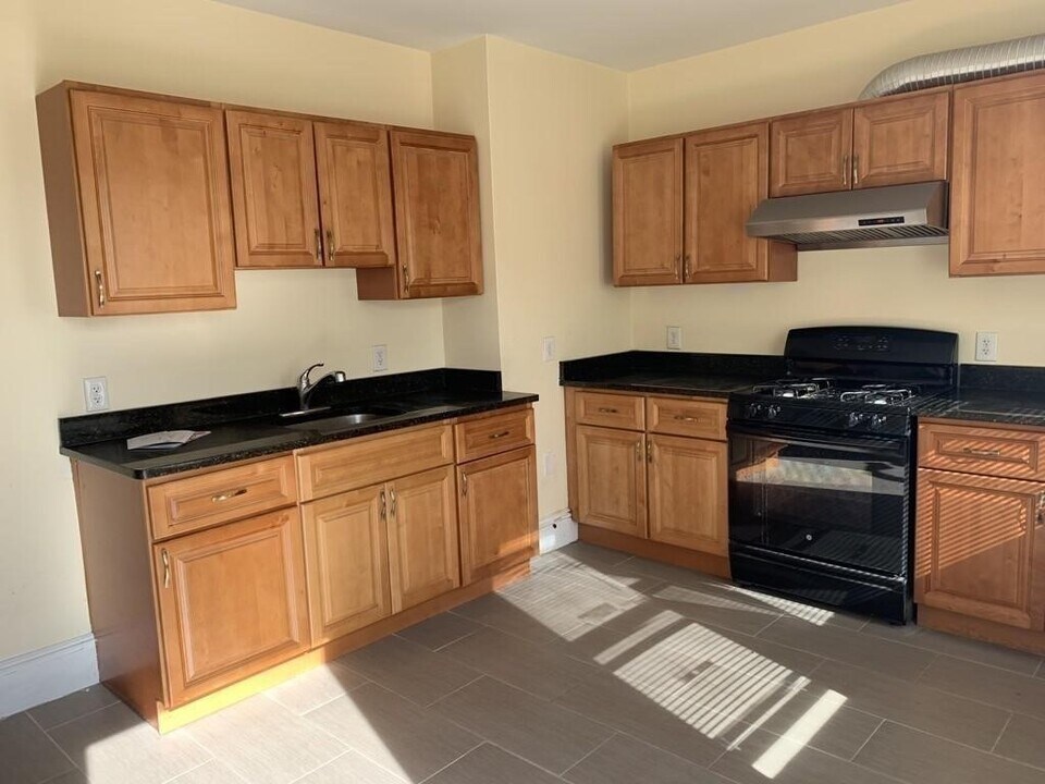 115 E Squantum St in Quincy, MA - Building Photo