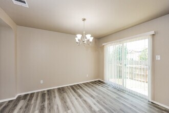 11233 Forest Pass Ct in Live Oak, TX - Foto de edificio - Building Photo