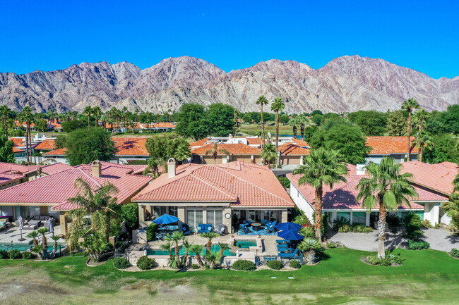 80425 Cedar Crest in La Quinta, CA - Foto de edificio - Building Photo