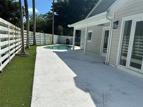 14609 SW 143rd Ct in Miami, FL - Building Photo - Building Photo