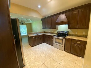 10 Blue Stone St in Edinburg, TX - Building Photo - Building Photo