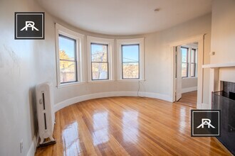 52 Cummings Rd, Unit 4 in Boston, MA - Foto de edificio - Building Photo