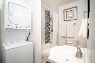1333 E Thomas Rd in Phoenix, AZ - Building Photo - Building Photo