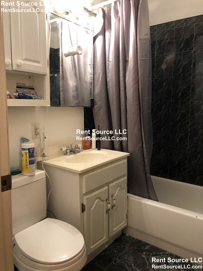 60 Sacramento St, Unit 1 in Cambridge, MA - Foto de edificio - Building Photo