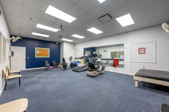 Serenity Manor 55+ Independent Active Living in Indianapolis, IN - Foto de edificio - Interior Photo