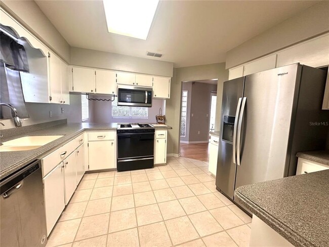 1649 Selkirk Dr in Leesburg, FL - Building Photo - Building Photo