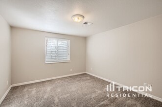10404 Dresden St in Longmont, CO - Building Photo - Building Photo