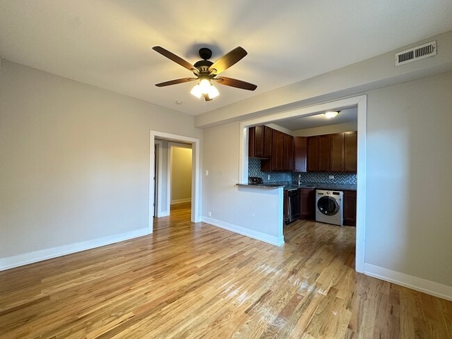 3535 N Racine Ave, Unit J07P