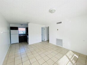 8262 NE 1st Ave-Unit -2 in Miami, FL - Building Photo - Building Photo