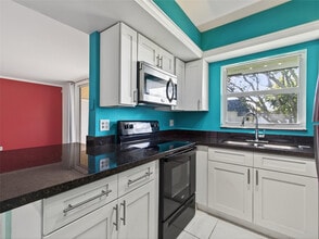 8400 W Sample Rd in Coral Springs, FL - Building Photo - Building Photo