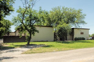 The Oberon in Pasadena, TX - Building Photo