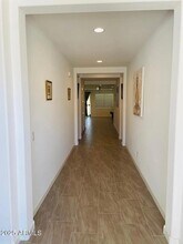 2324 E Ridgewood Ln in Gilbert, AZ - Foto de edificio - Building Photo