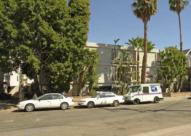 The Vista Fountains in Los Angeles, CA - Foto de edificio - Building Photo