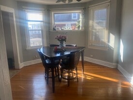 554 N Long Ave, Unit 2nd Floor in Chicago, IL - Building Photo