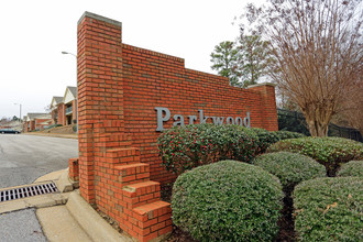 Parkwood Apartments in Tuscaloosa, AL - Building Photo - Building Photo