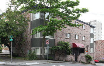 Royhill Apartments in Seattle, WA - Building Photo - Building Photo