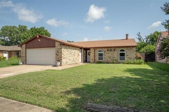 4025 Shagbark St in Fort Worth, TX - Building Photo - Building Photo