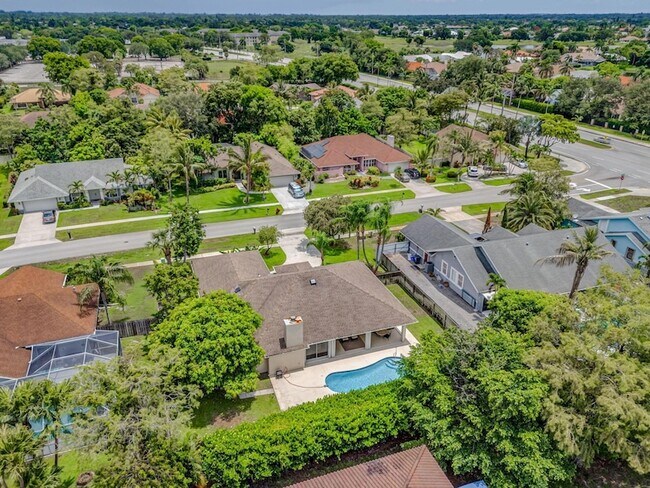 13656 Carlton St in Wellington, FL - Building Photo - Building Photo