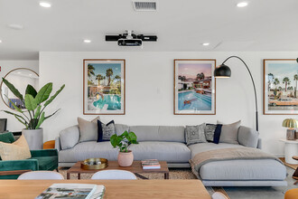Solaire Oxford in Los Angeles, CA - Building Photo - Building Photo