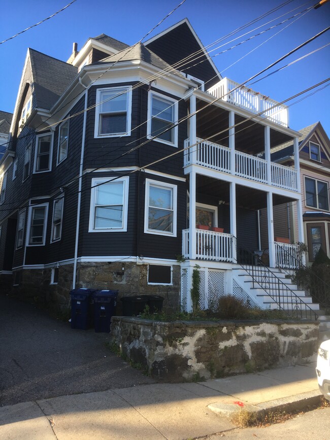 19 Burr St, Unit 3