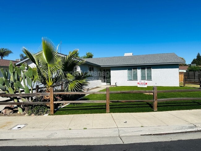 3095 Anderson Ave in Clovis, CA - Building Photo - Building Photo