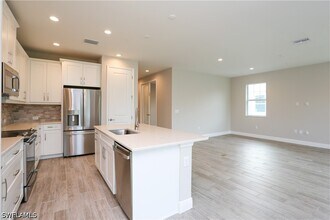 2626 Seychelles Cir in Naples, FL - Building Photo - Building Photo