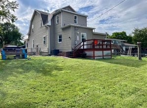 1006 S Rowley St in Mitchell, SD - Building Photo - Building Photo