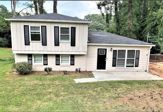 property at 3148 Flat Shoals Rd