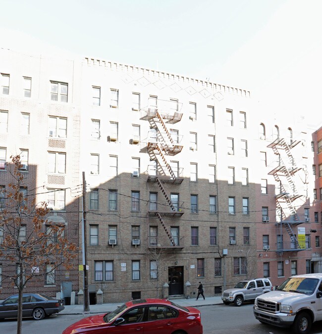 2975 Marion Ave in Bronx, NY - Foto de edificio - Building Photo