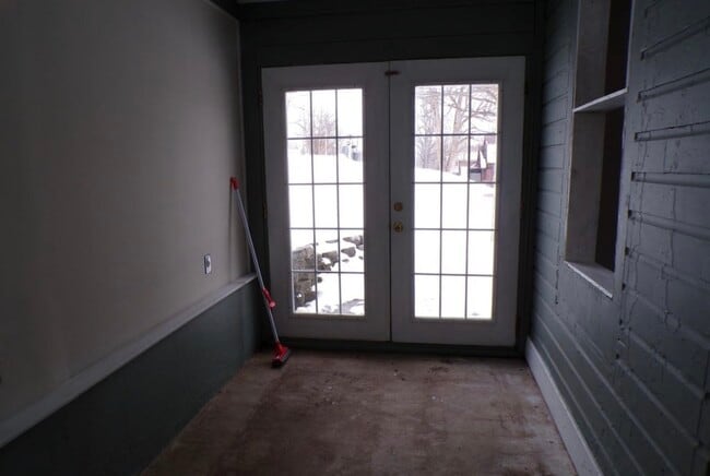 327 W Thornton St in Paoli, IN - Building Photo - Building Photo