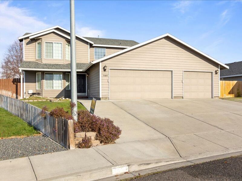 7807 Vendovi Dr in Pasco, WA - Building Photo