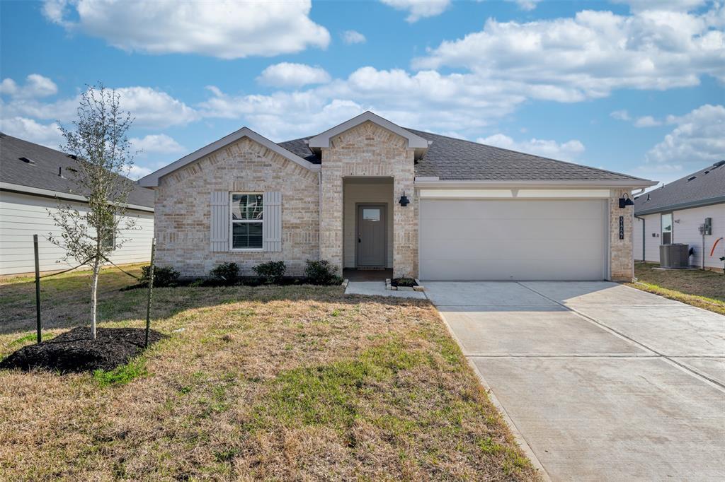 31727 Hallington Hl Ln in Fulshear, TX - Building Photo
