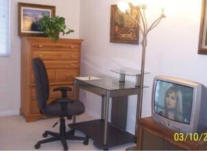 6984 Wineberry Dr, Unit Unit A in Las Vegas, NV - Foto de edificio - Building Photo