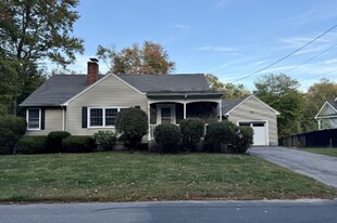 3 Alaska Ave in Bedford, MA - Building Photo