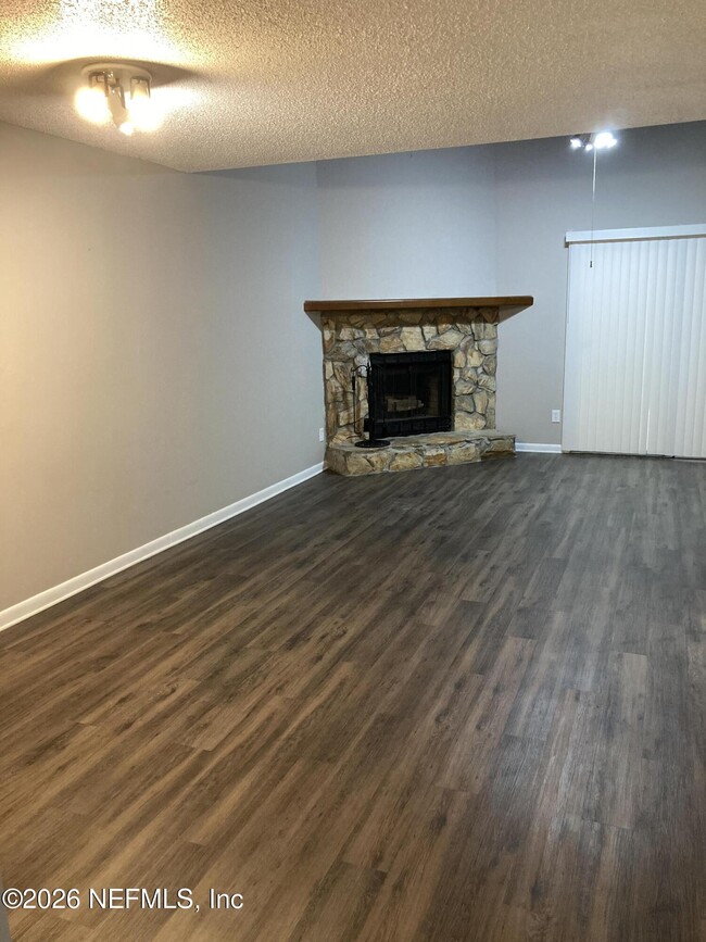 8618 Colony Pine Cir in Jacksonville, FL - Building Photo - Building Photo