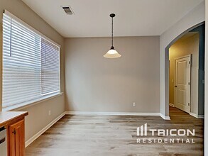 7894 Bluefin Trail in Union City, GA - Foto de edificio - Building Photo