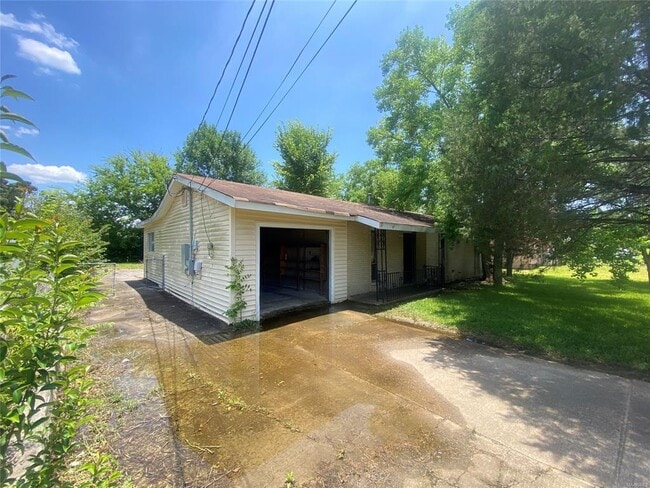 property at 3215 Hackberry Ln
