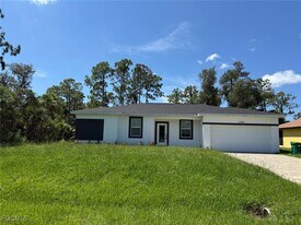 14465 Chamberlain Blvd in Port Charlotte, FL - Building Photo