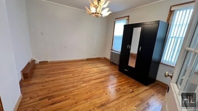 687 E 46th St in Brooklyn, NY - Building Photo - Building Photo