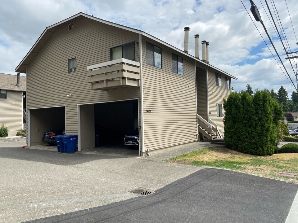 9620 NE 188th St, Unit POP four-plex in Bothell, WA - Foto de edificio