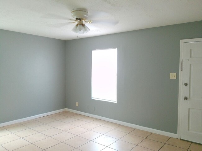 4330 Spring St in Corpus Christi, TX - Building Photo - Building Photo