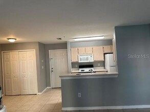 5483 Vineland Rd, Unit 10105 in Orlando, FL - Building Photo - Building Photo