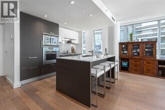 1499 W Pender St in Vancouver, BC - Building Photo - Building Photo