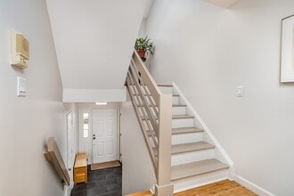 313 Ridgefield Cir in Clinton, MA - Building Photo - Building Photo