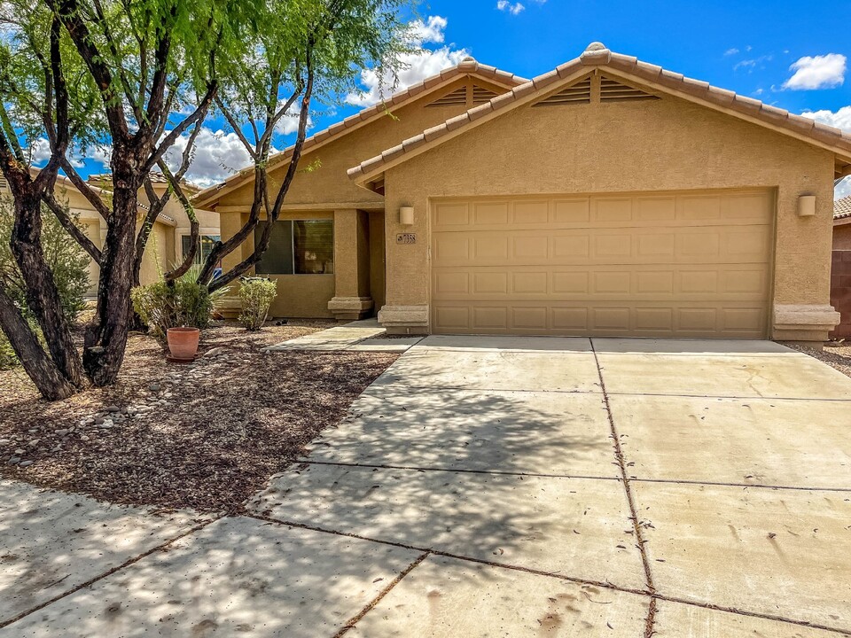 7358 E Weeping Willow Dr in Tucson, AZ - Building Photo