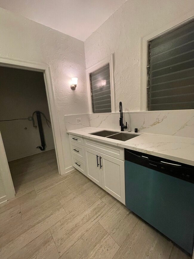 417 N Gardner St, Unit 419 in Los Angeles, CA - Foto de edificio - Building Photo