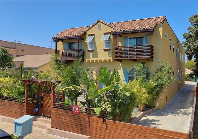 4537 St Elmo Dr in Los Angeles, CA - Building Photo - Building Photo