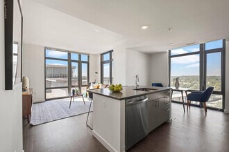 1008 N Glebe Rd in Arlington, VA - Foto de edificio - Building Photo