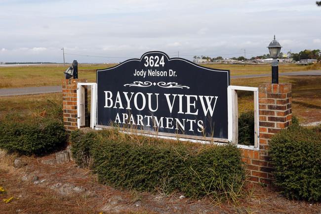 Bayou Apartments in Gulfport, MS - Building Photo - Building Photo