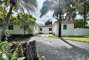 222 SE 1st St in Dania Beach, FL - Building Photo
